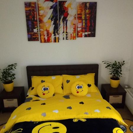 Positive Smile Studio Apartment In The Colorful Comfort Town Residental Complex. Kt-06. キエフ エクステリア 写真
