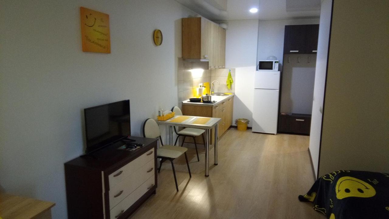 Positive Smile Studio Apartment In The Colorful Comfort Town Residental Complex. Kt-06. キエフ エクステリア 写真